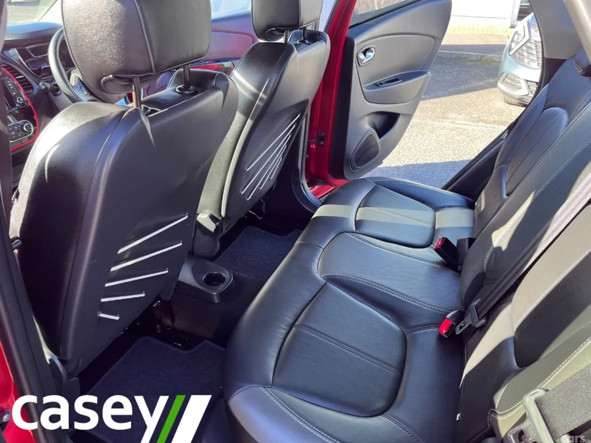 Renault Captur Hatchback, Diesel, 2016, Red
