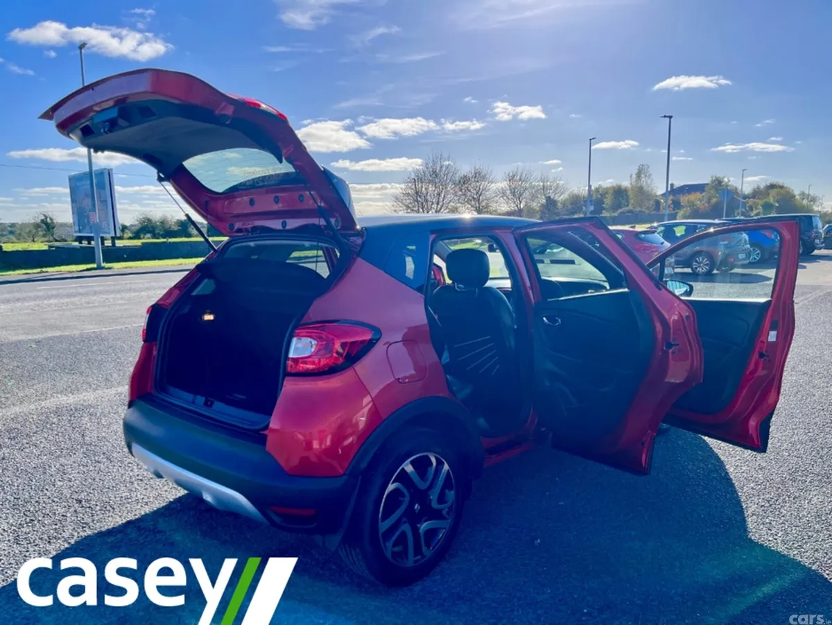 Renault Captur Hatchback, Diesel, 2016, Red