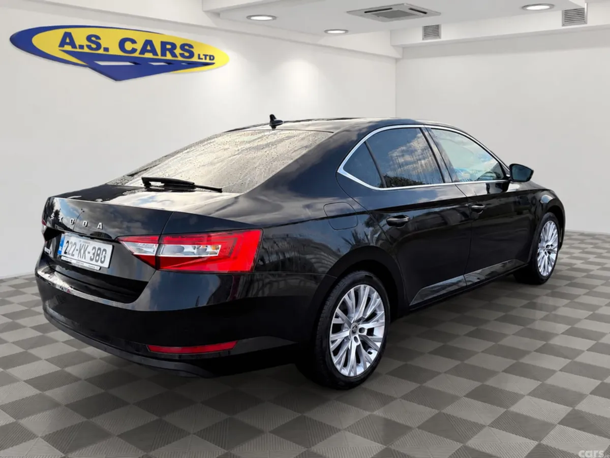 Skoda Superb Hatchback, Diesel, 2022, Black