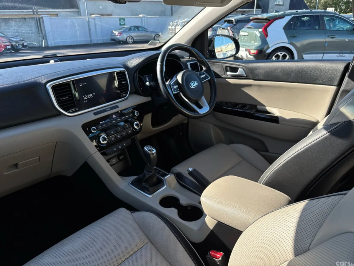 Kia Sportage MPV, Diesel Hybrid, 2021, Black