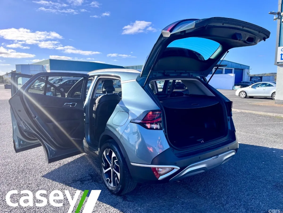 Kia Sportage MPV, Diesel, 2023, Grey