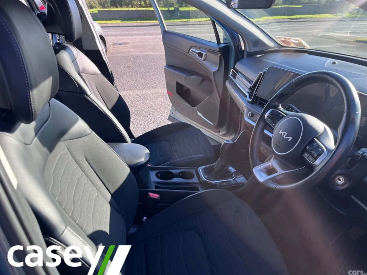 Kia Sportage MPV, Diesel, 2023, Grey