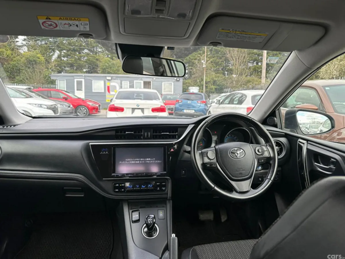 Toyota Auris Hatchback, Petrol Hybrid, 2016, Silver