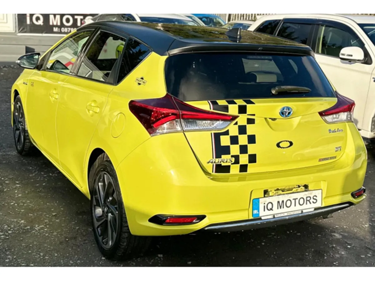 Toyota Auris Hatchback, Petrol Hybrid, 2016, Green