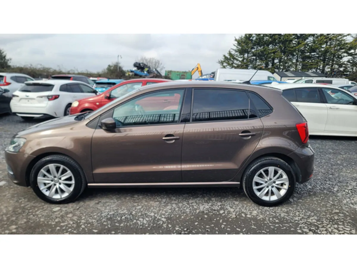 Volkswagen Polo Hatchback, Petrol, 2014, Brown