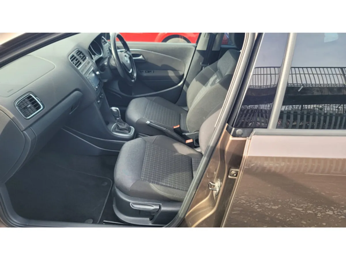 Volkswagen Polo Hatchback, Petrol, 2014, Brown