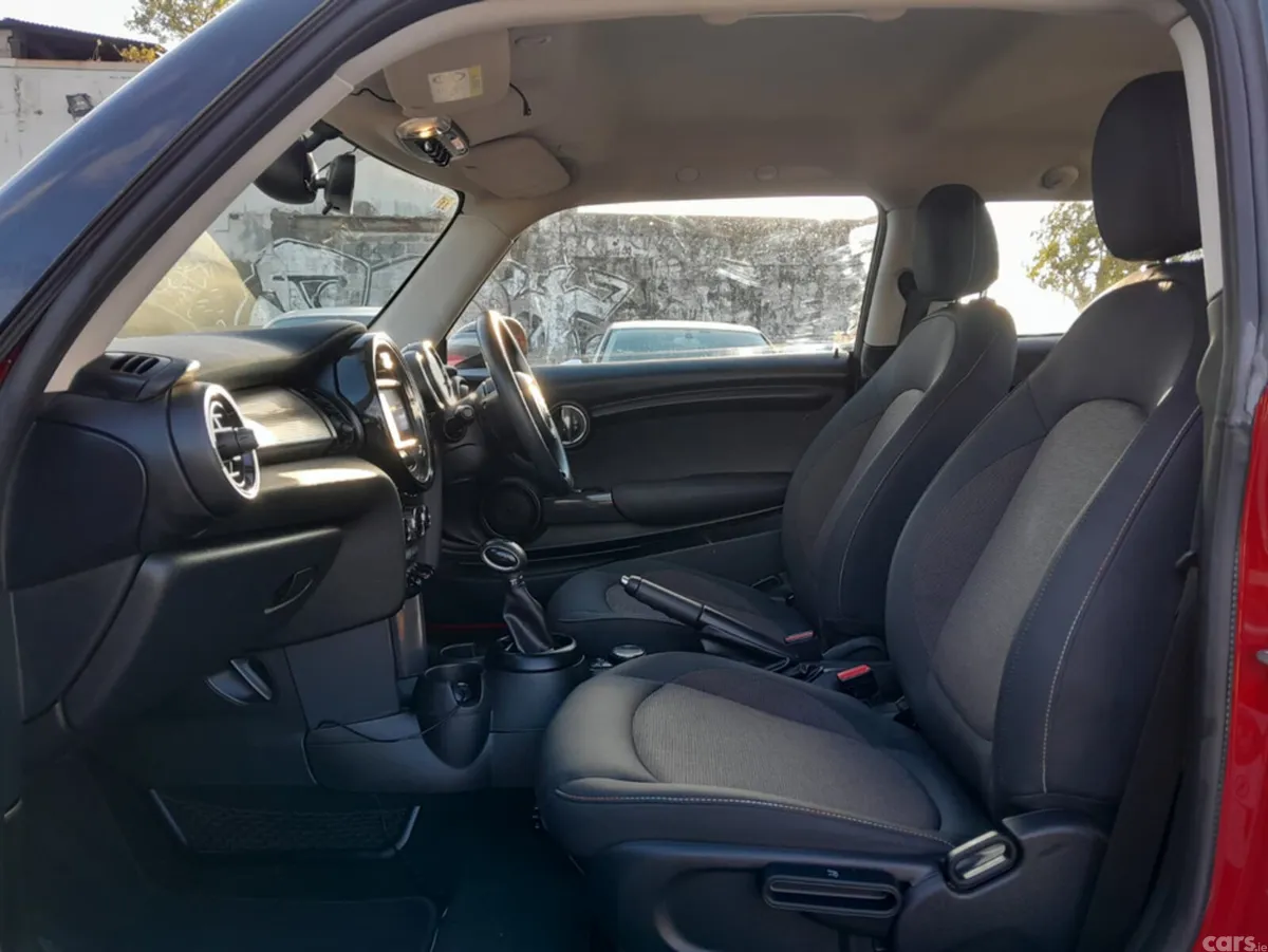 Mini Cooper Hatchback, Diesel, 2017, Red
