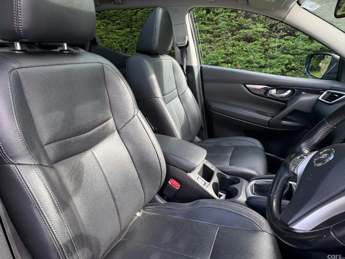 Nissan Qashqai MPV, Petrol, 2017, Black