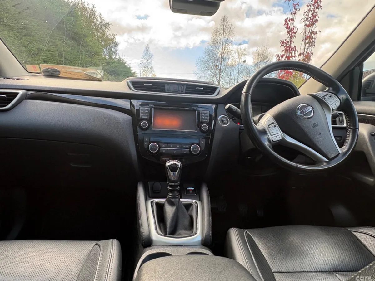 Nissan Qashqai MPV, Petrol, 2017, Black