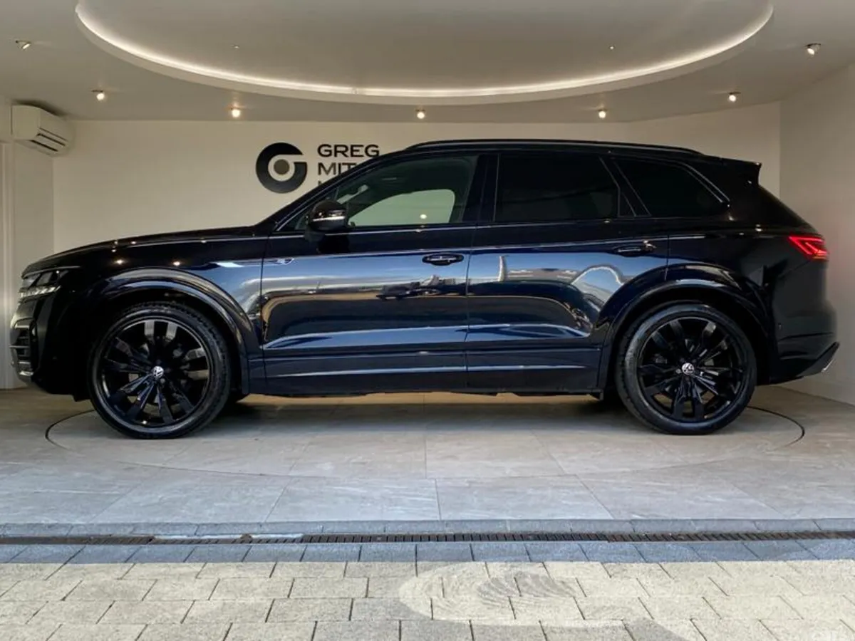 Volkswagen Touareg SUV, Diesel, 2022, Black