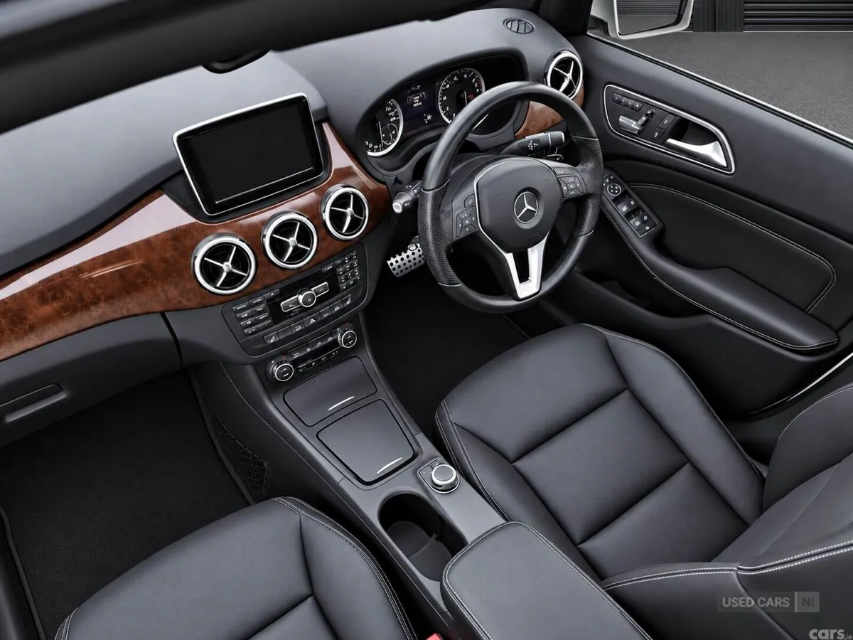 Mercedes-Benz B-Class , Petrol, 2014, White