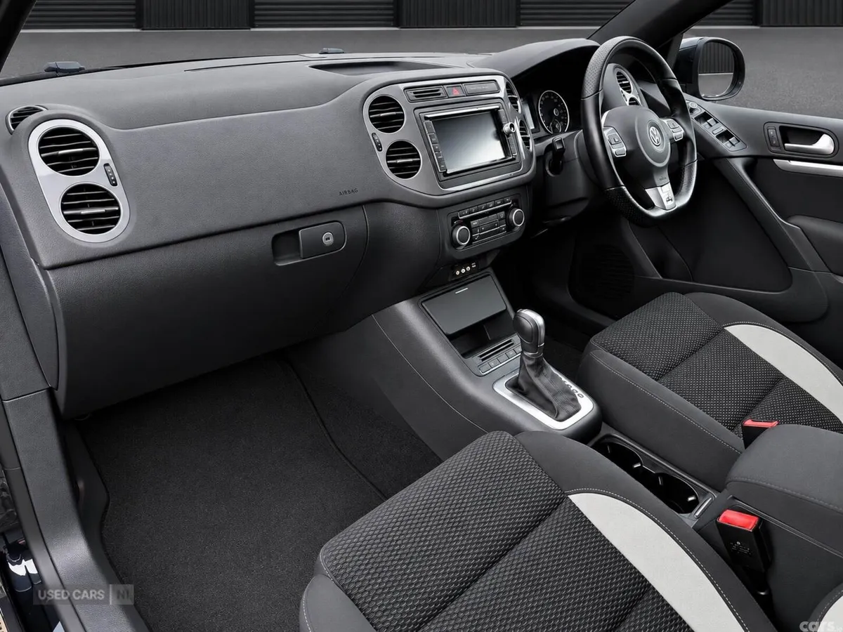 Volkswagen Tiguan , Petrol, 2014, Black