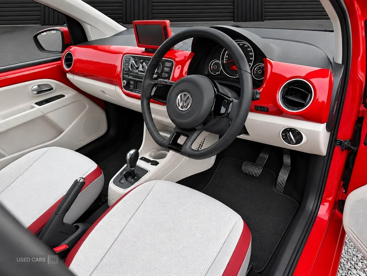 Volkswagen up! , Petrol, 2015, Red