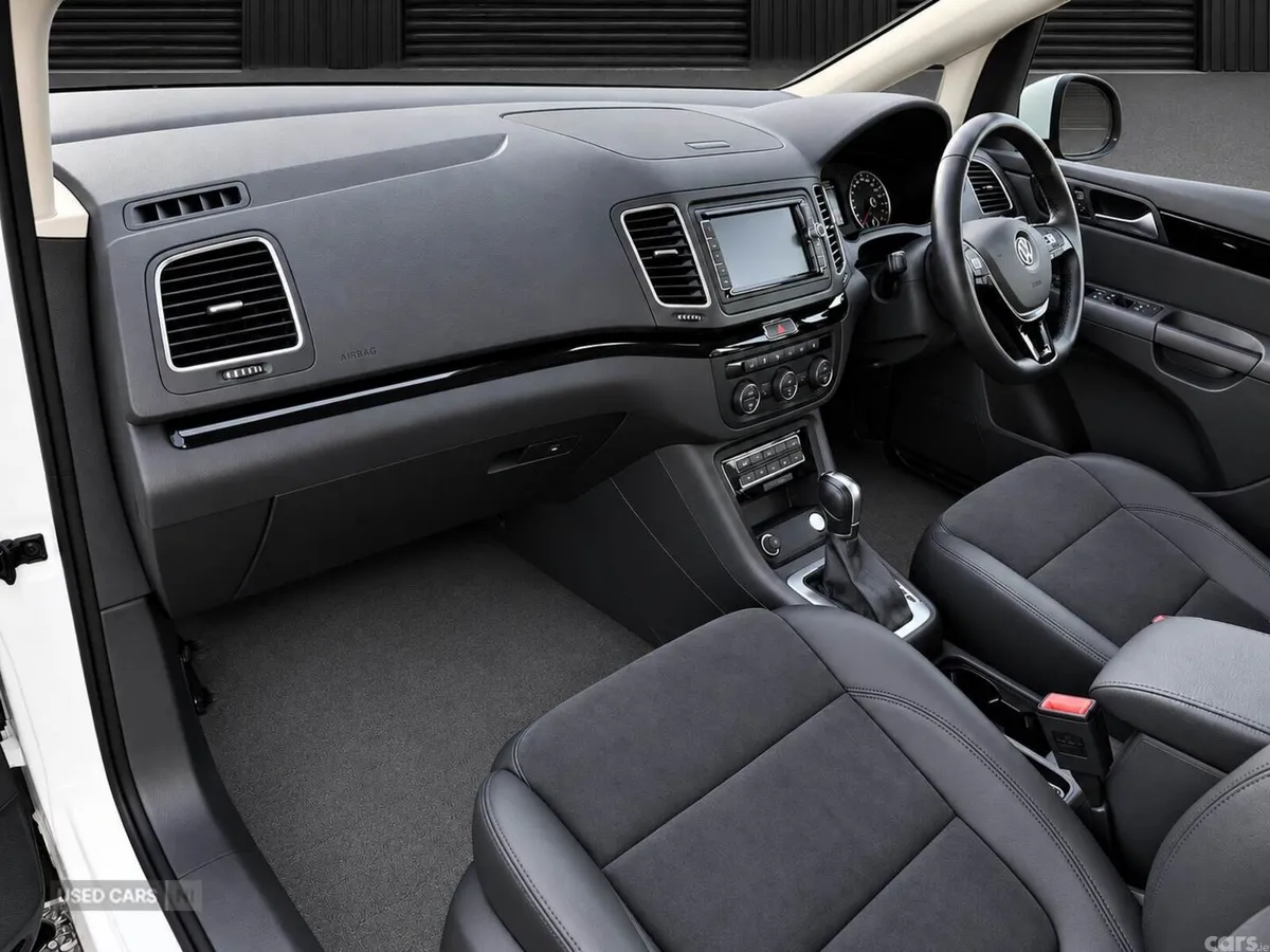 Volkswagen Sharan , Petrol, 2015, 