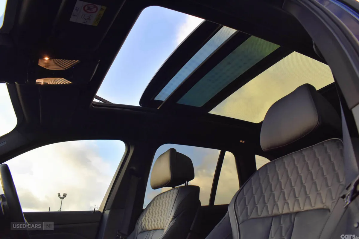 BMW X5 SUV, Diesel Hybrid, 2024, Blue