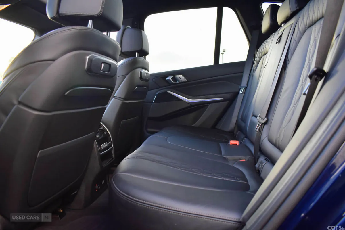 BMW X5 SUV, Diesel Hybrid, 2024, Blue