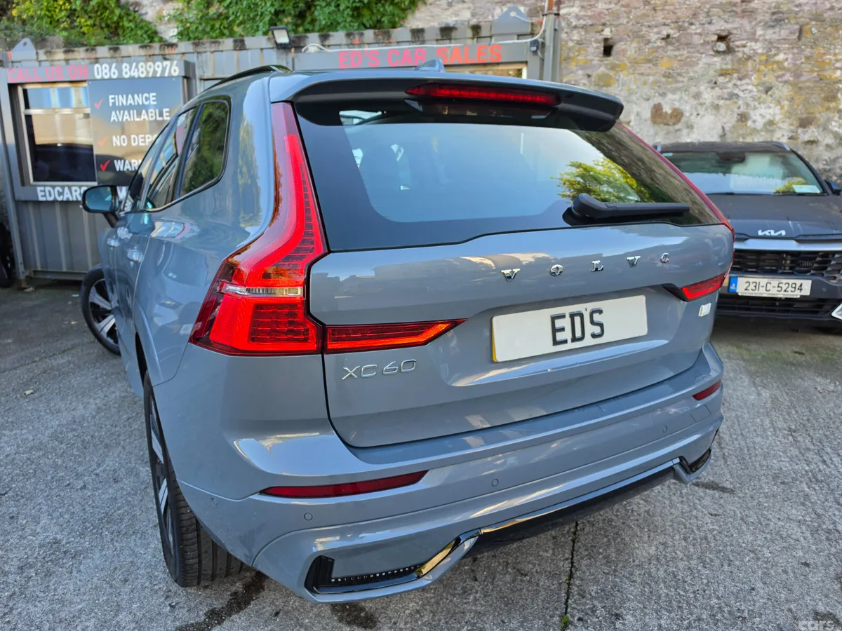 Volvo XC60 SUV, Petrol Hybrid, 2023, Grey
