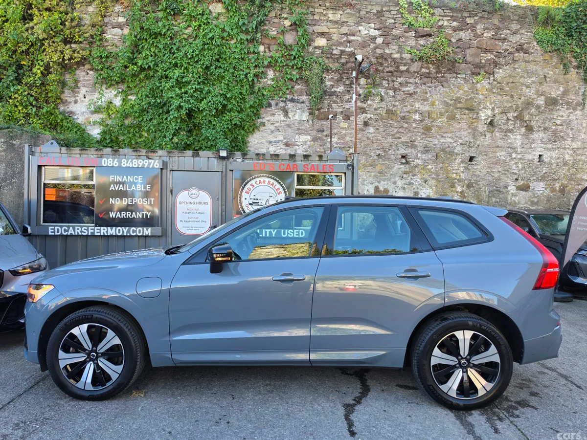 Volvo XC60 SUV, Petrol Hybrid, 2023, Grey