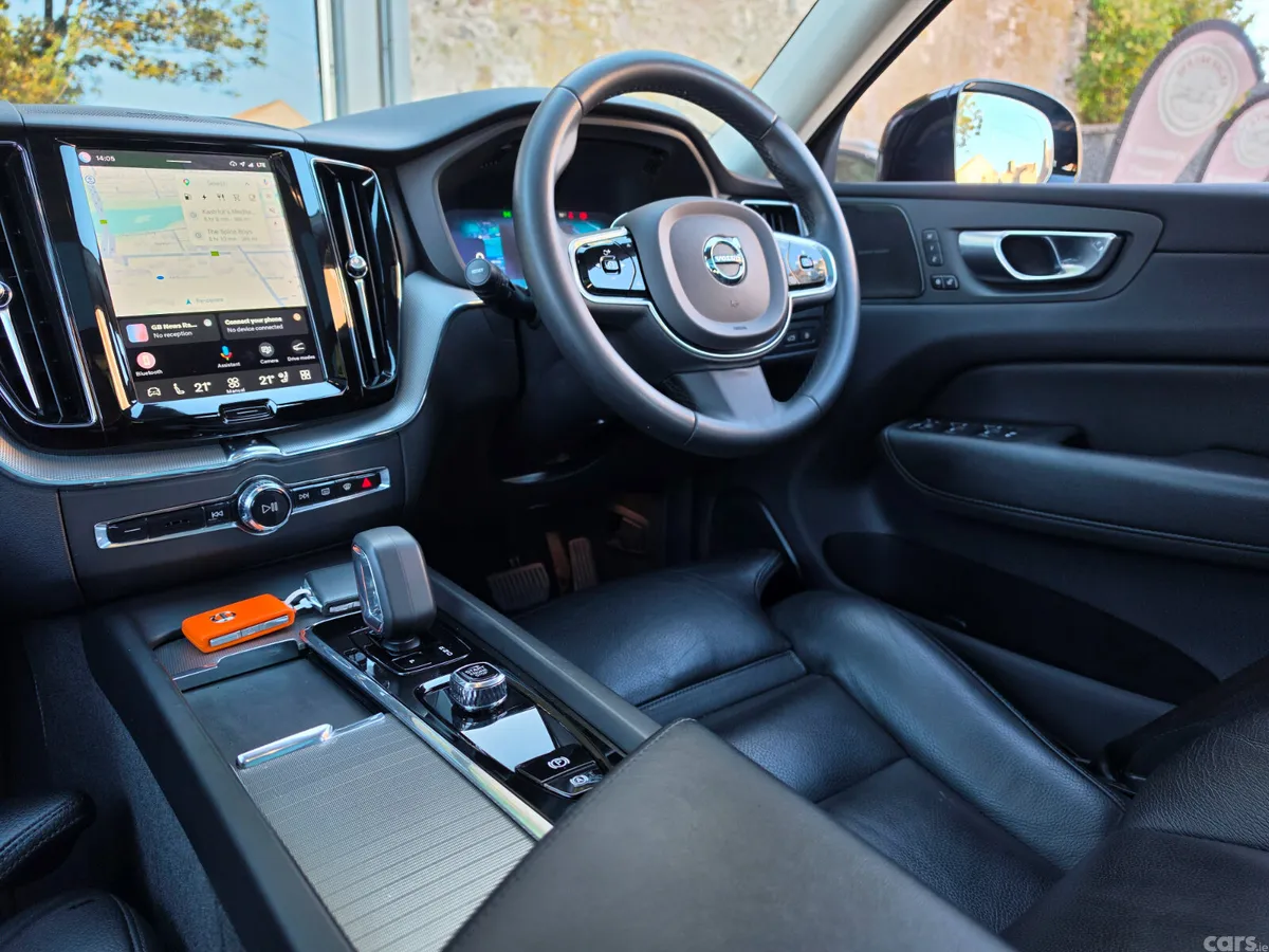 Volvo XC60 SUV, Petrol Hybrid, 2023, Grey