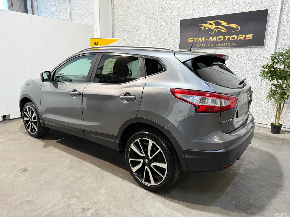 Nissan Qashqai Hatchback, Diesel, 2016, Grey
