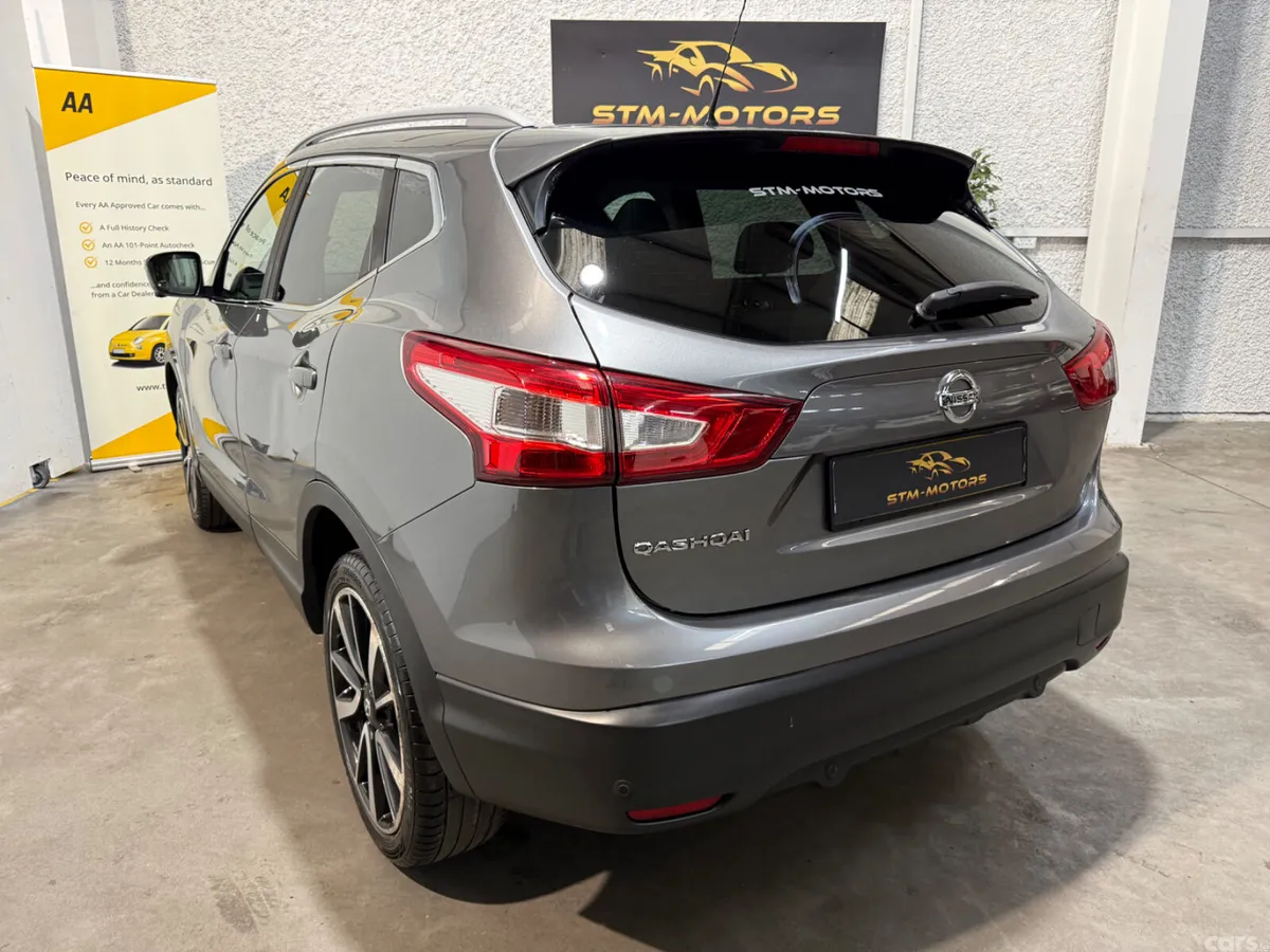 Nissan Qashqai Hatchback, Diesel, 2016, Grey
