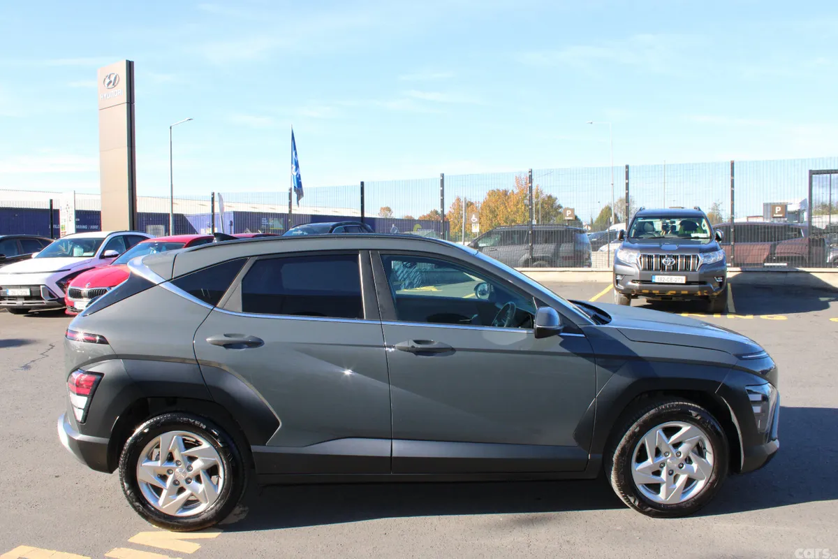 Hyundai KONA MPV, Petrol, 2026, Grey
