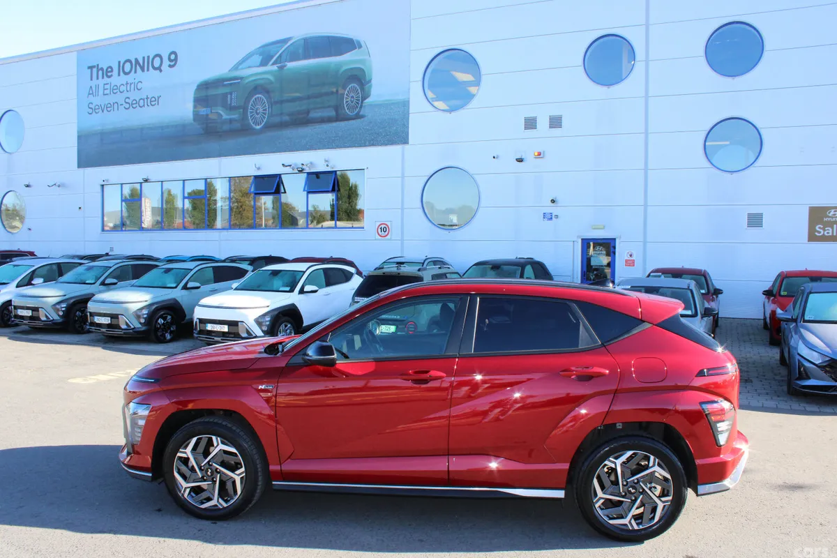 Hyundai KONA MPV, Petrol, 2026, Red
