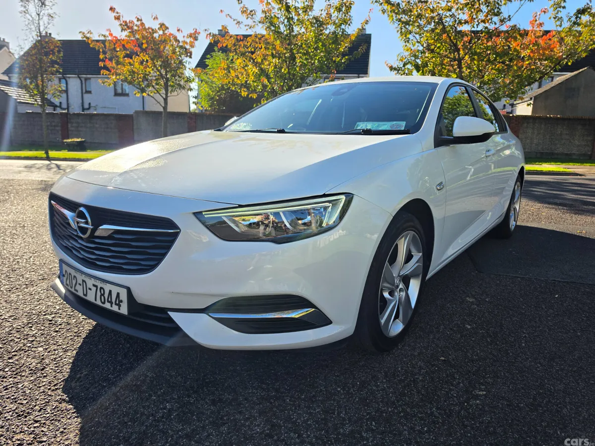 Opel Insignia Hatchback, Diesel, 2020, White
