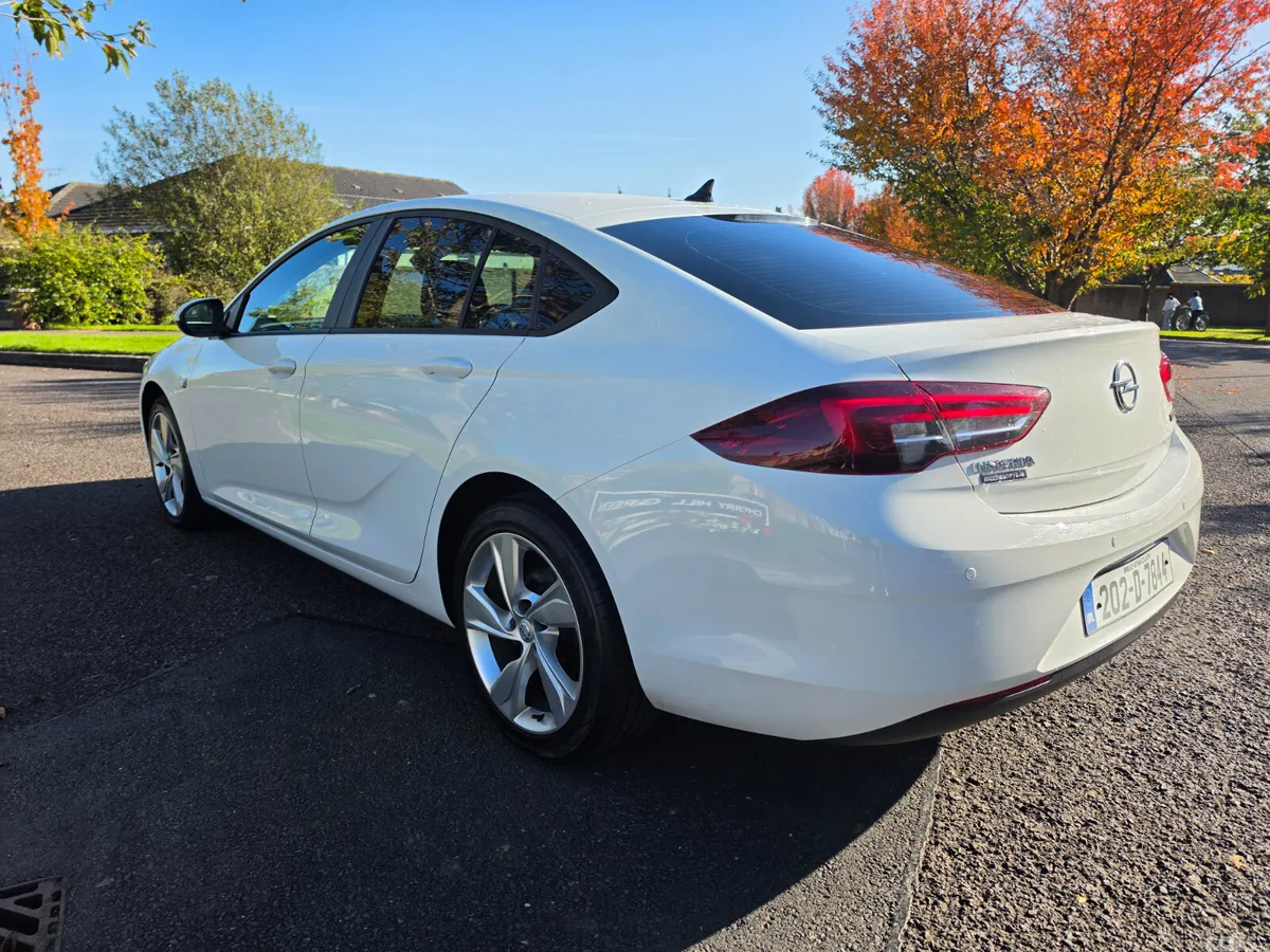 Opel Insignia Hatchback, Diesel, 2020, White