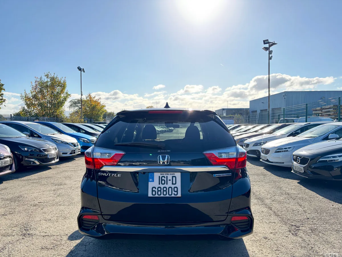 Honda Shuttle MPV, Petrol Hybrid, 2016, Blue
