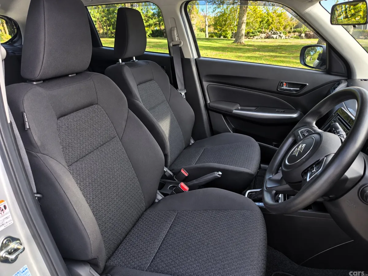 Suzuki Swift Hatchback, Petrol, 2021, Silver