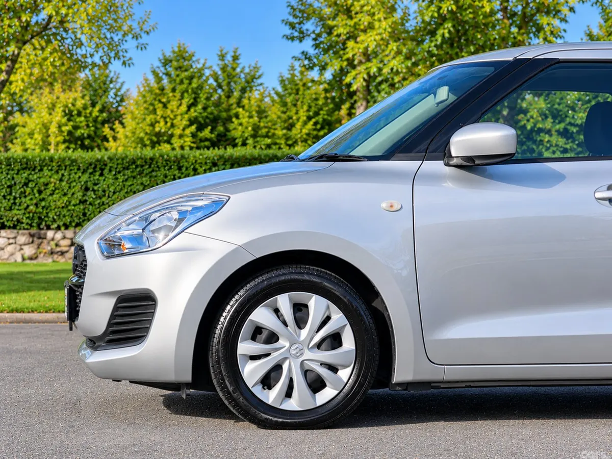 Suzuki Swift Hatchback, Petrol, 2021, Silver