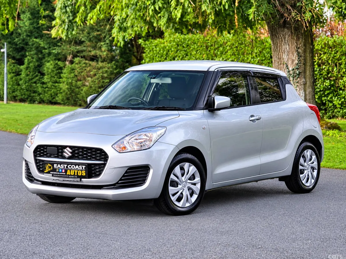 Suzuki Swift Hatchback, Petrol, 2021, Silver