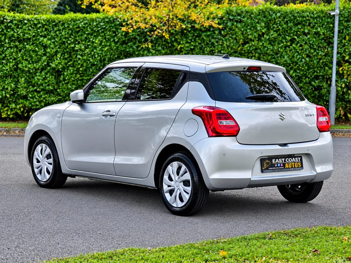 Suzuki Swift Hatchback, Petrol, 2021, Silver