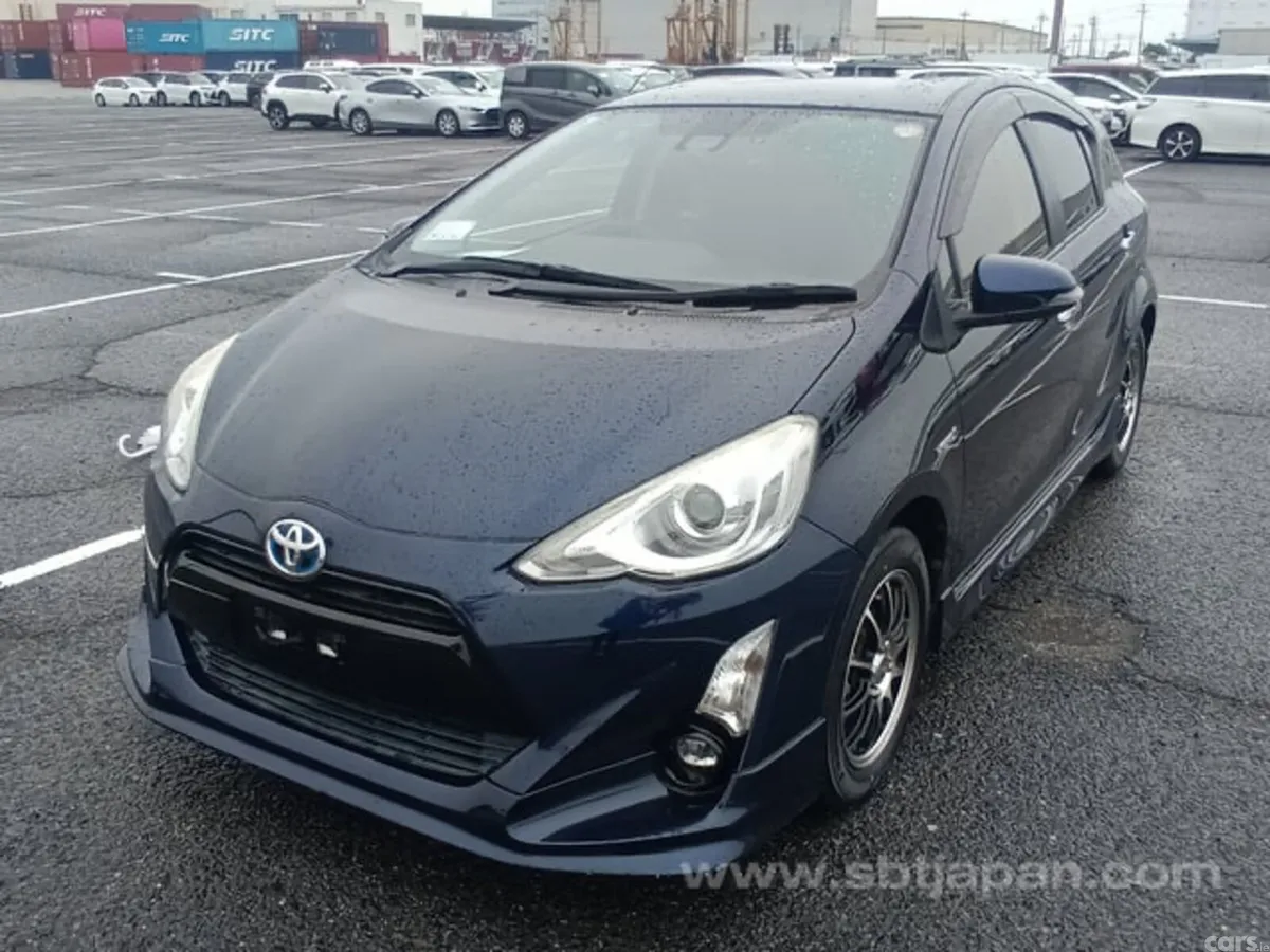 Toyota Aqua Hatchback, Petrol Hybrid, 2017, Blue