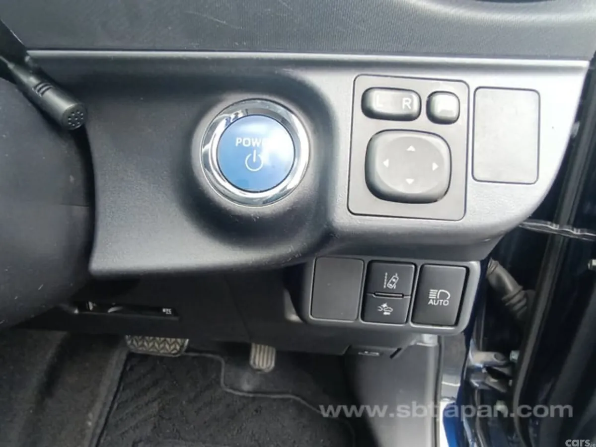 Toyota Aqua Hatchback, Petrol Hybrid, 2017, Blue