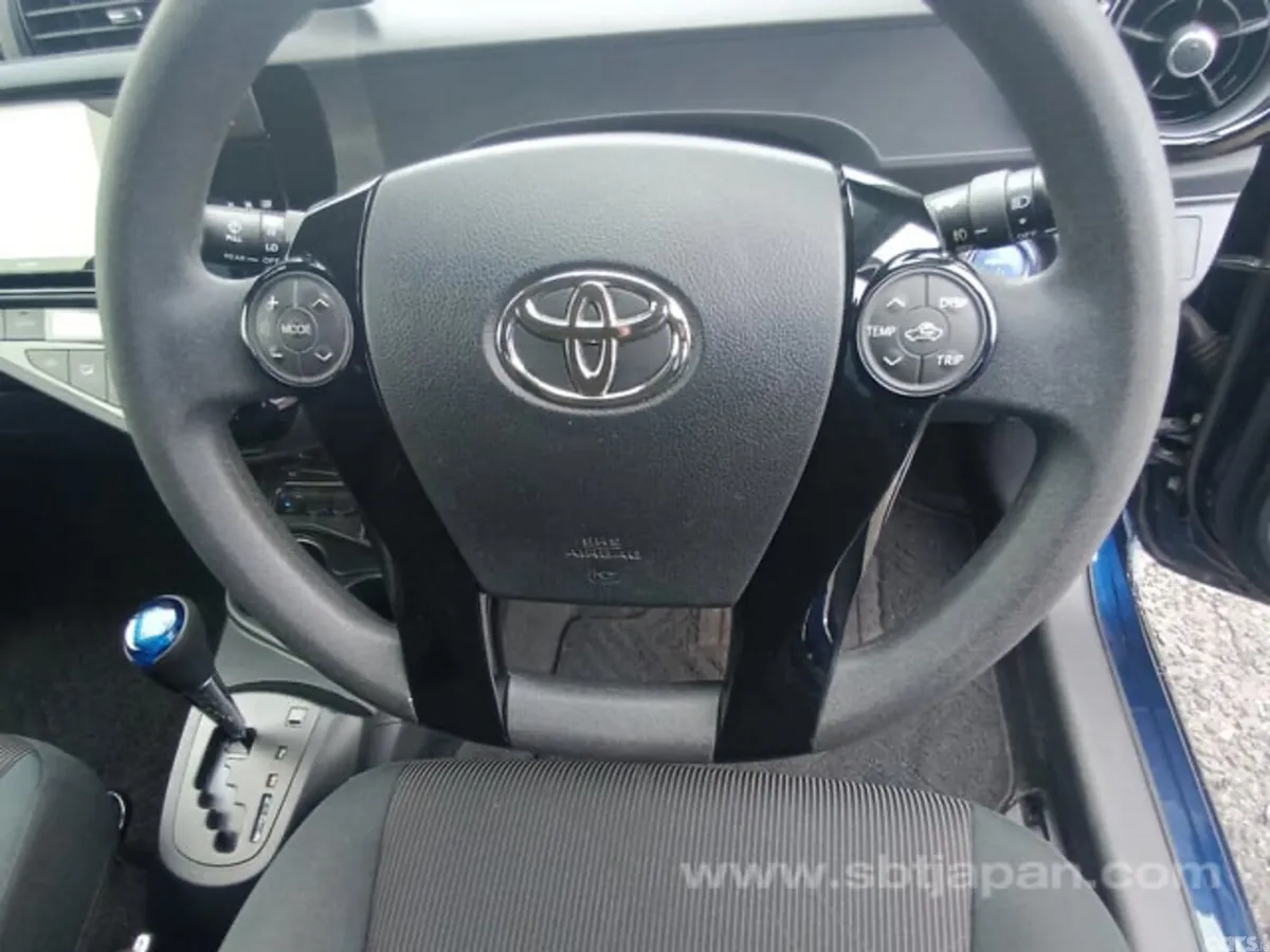 Toyota Aqua Hatchback, Petrol Hybrid, 2017, Blue