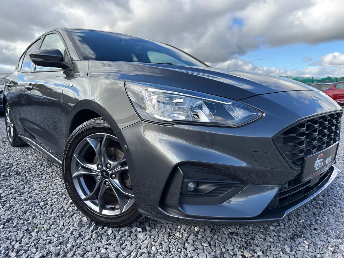 Ford Focus Hatchback, Diesel, 2021, Grey