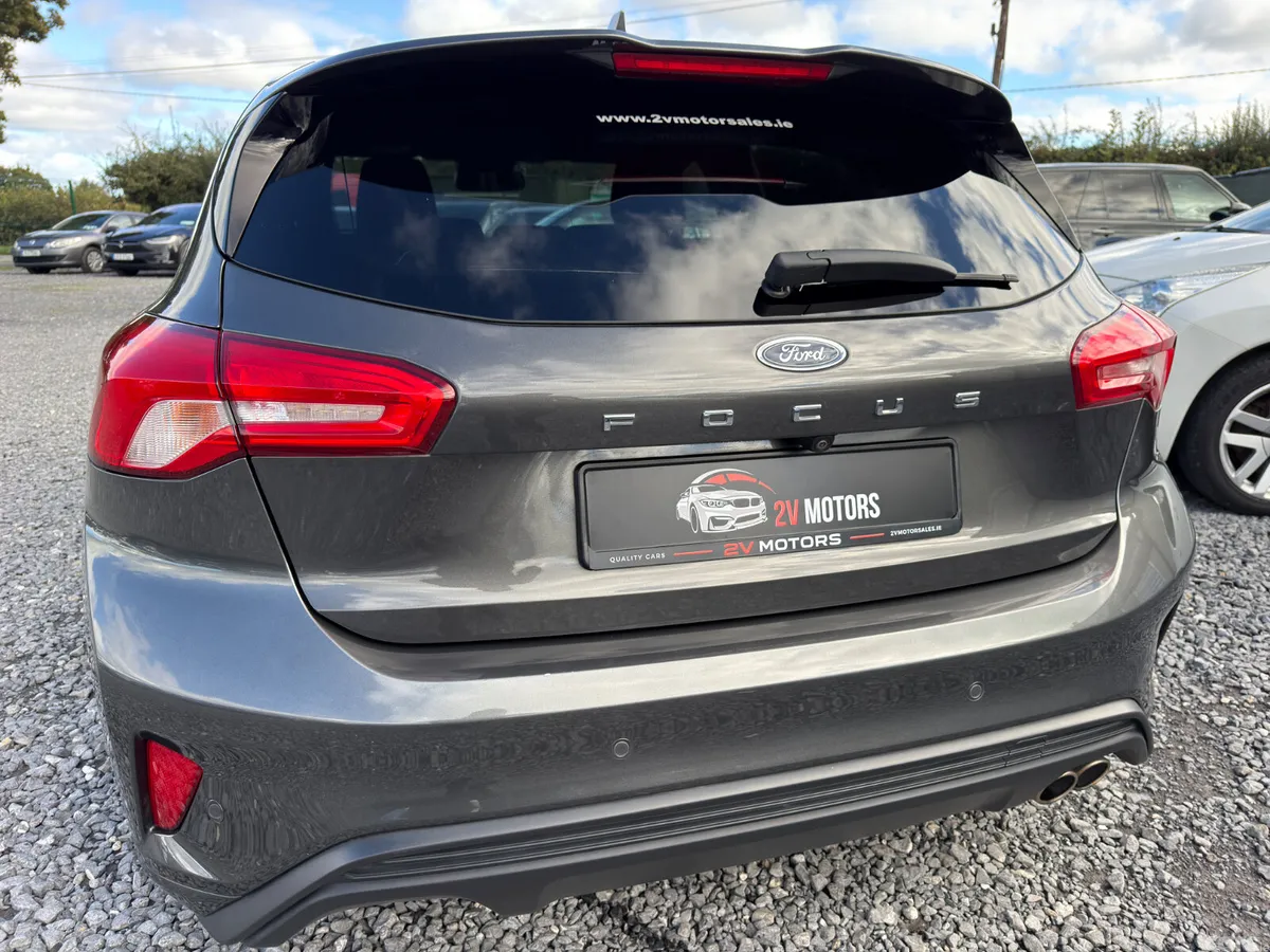 Ford Focus Hatchback, Diesel, 2021, Grey