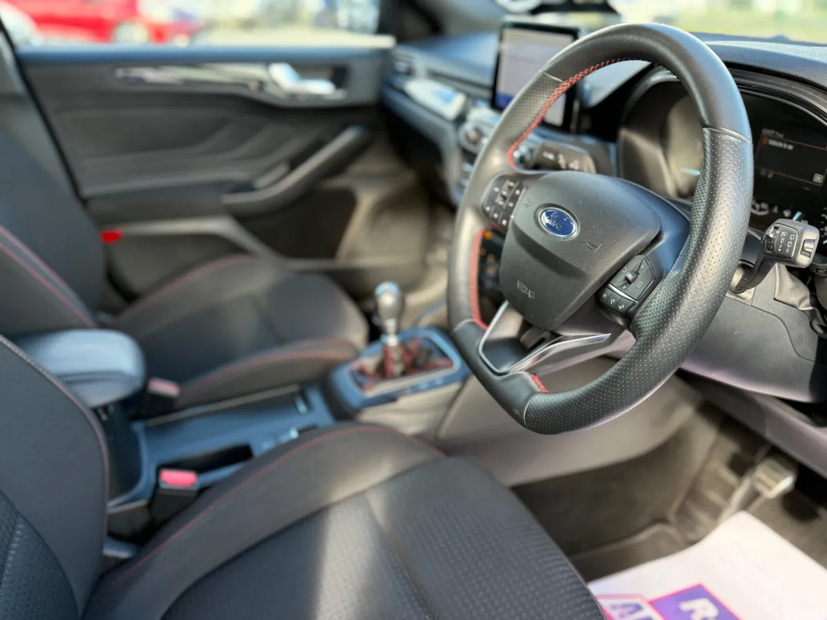 Ford Focus Hatchback, Diesel, 2021, Grey