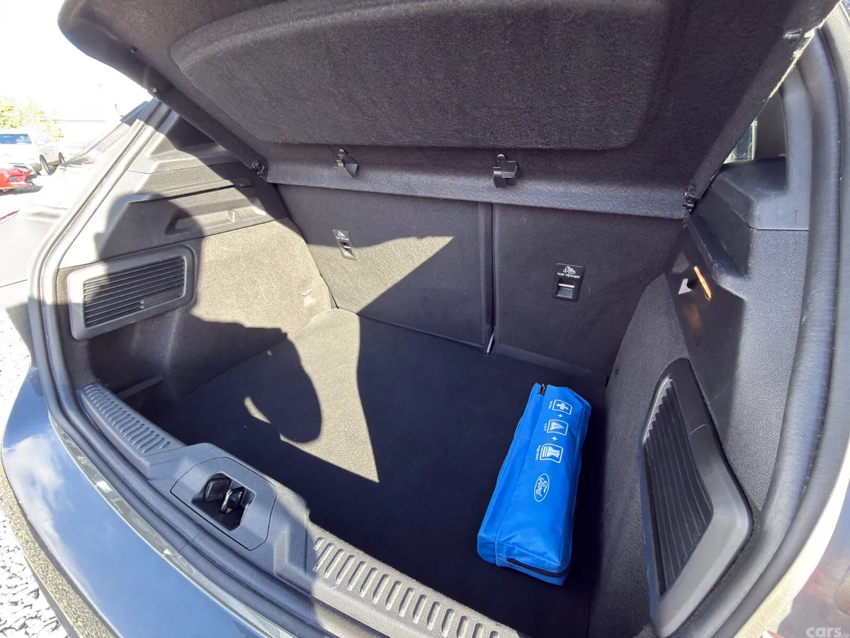 Ford Focus Hatchback, Diesel, 2021, Grey