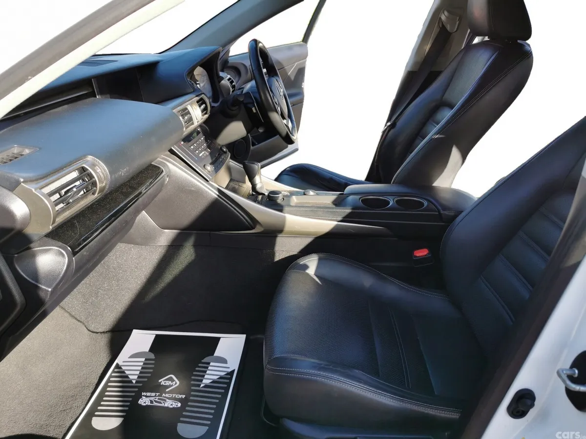 Lexus IS Saloon, Petrol Hybrid, 2015, White