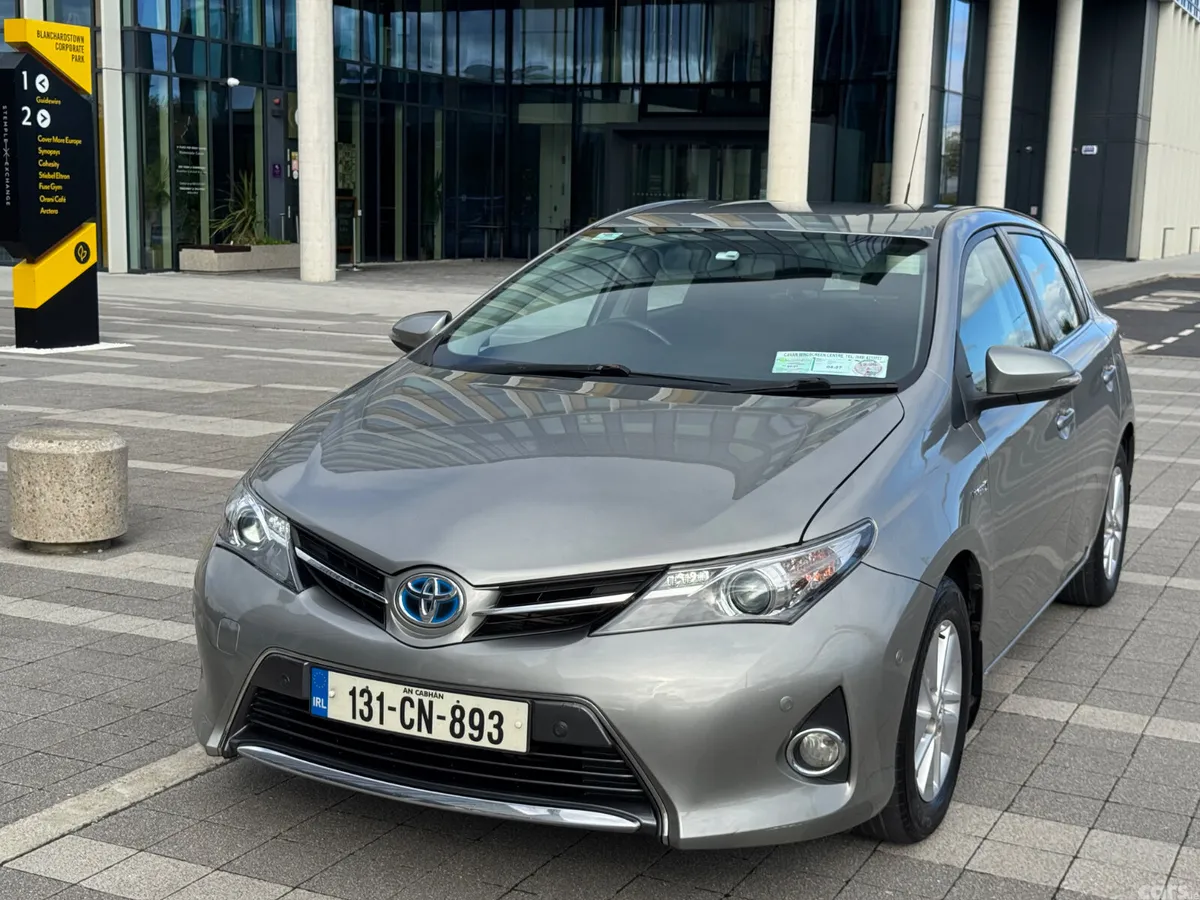 Toyota Auris Hatchback, Petrol Hybrid, 2013, Grey