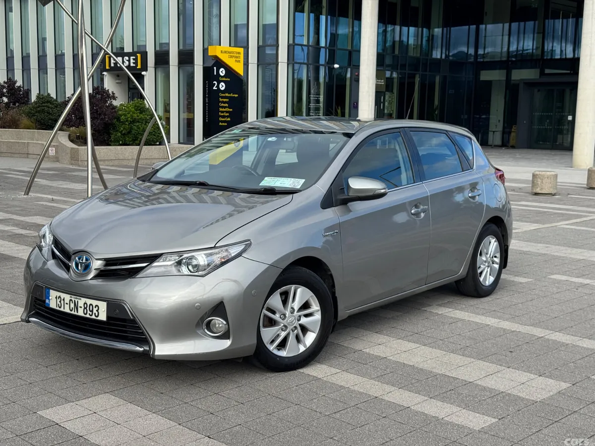 Toyota Auris Hatchback, Petrol Hybrid, 2013, Grey