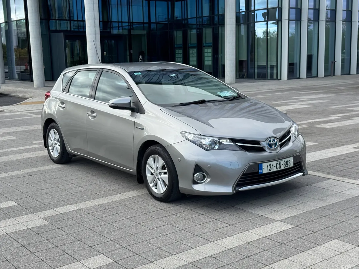 Toyota Auris Hatchback, Petrol Hybrid, 2013, Grey