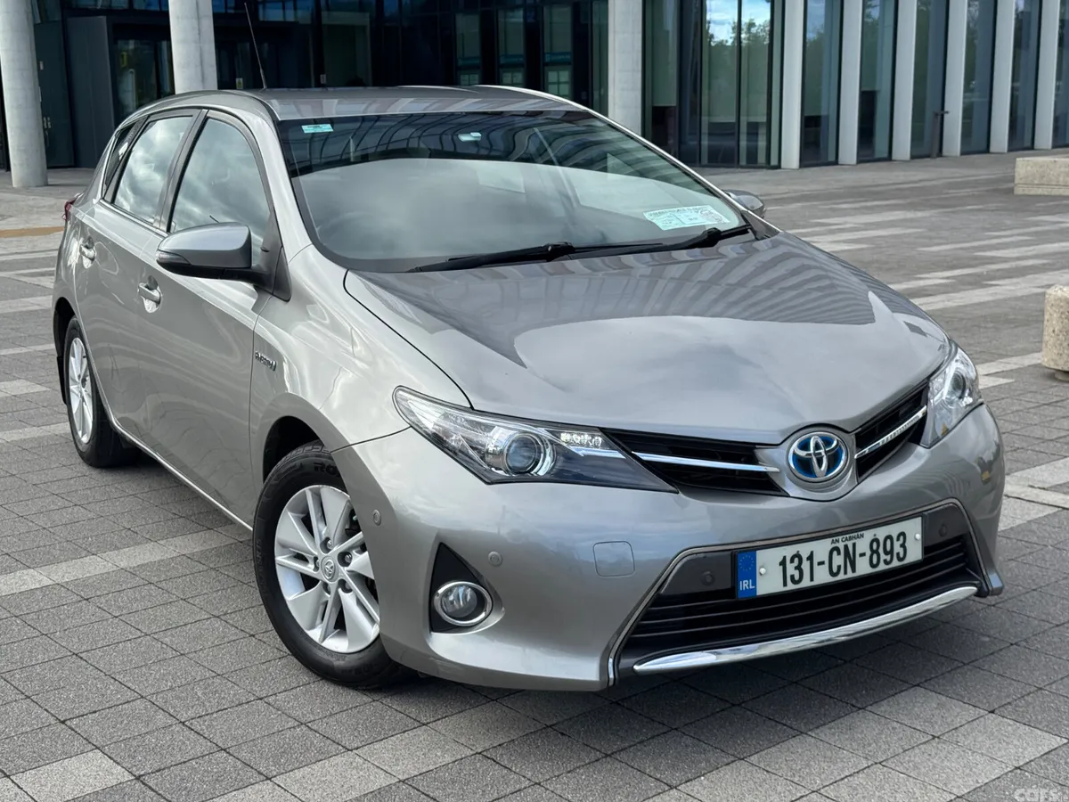 Toyota Auris Hatchback, Petrol Hybrid, 2013, Grey