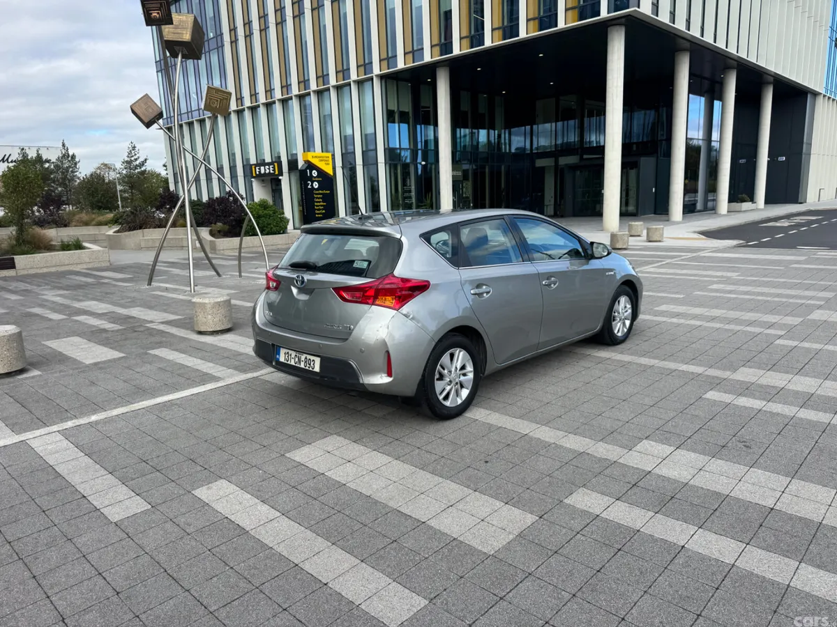 Toyota Auris Hatchback, Petrol Hybrid, 2013, Grey
