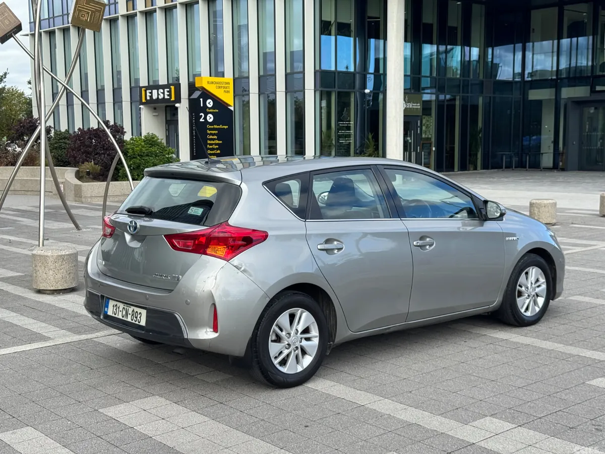Toyota Auris Hatchback, Petrol Hybrid, 2013, Grey