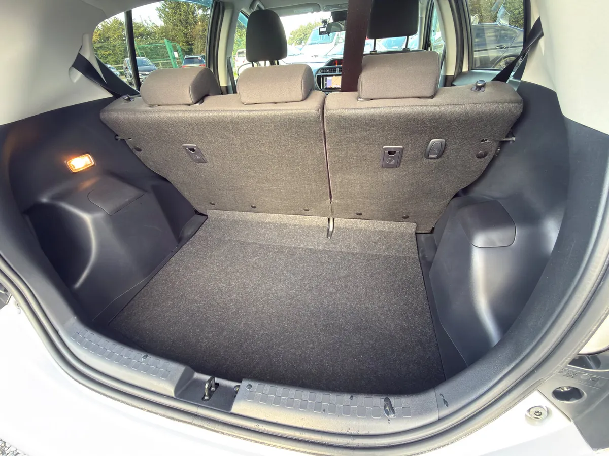 Toyota Aqua Hatchback, Petrol Hybrid, 2017, Silver