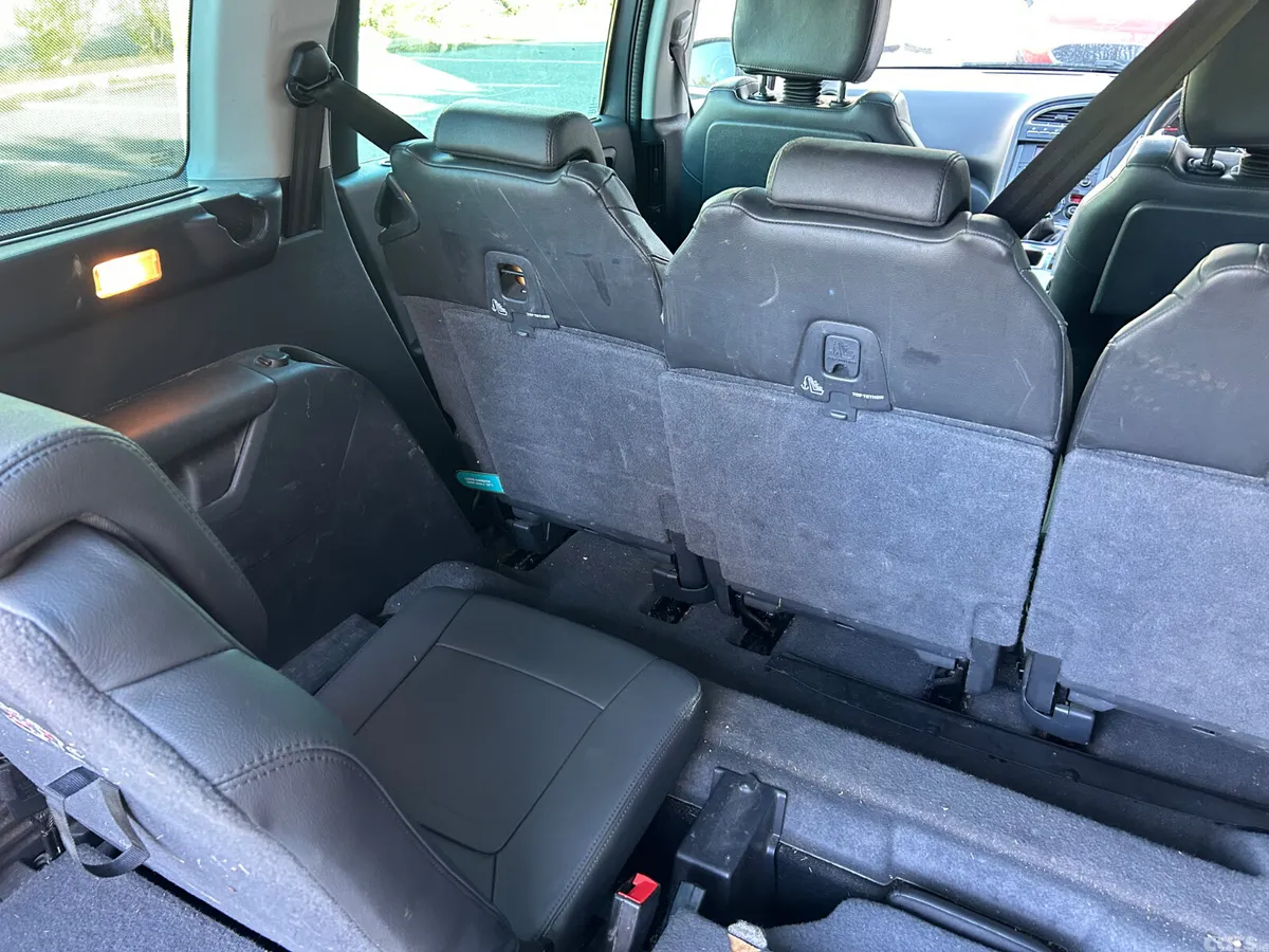 Peugeot 5008 MPV, Diesel, 2016, Grey